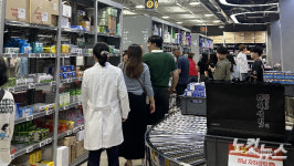 쇼핑하듯 약 구매…복약지도 사라진 창고형 약국