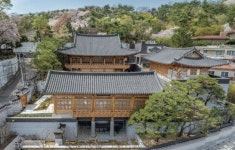 [단독]최태원, 선고 전날 친척들과 만찬회동…동거인 기획 전시 참관