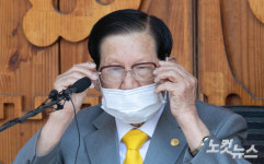 얼빠진 적십자사, 신천지 이만희에 코로나 극복 기여 표창