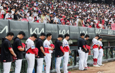 '1위→8위 아쉬움' KIA, 日 오키나와 마무리 훈련…이의리, 황동하까지 30명 참가