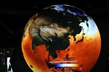 정부 탄소감축 목표에 공장 문 닫을 판…산업계 반발 어쩌나