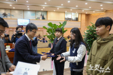 윤남헤어스튜디오 | 전북노회, 윤남중 목사 신학세미나 및 장학금 전달식 개최