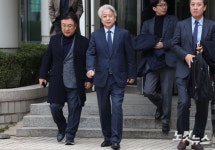 노웅래, '불법 자금 수수 혐의' 1심 무죄…