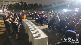 12.3 내란 딛고 성탄의 빛 밝힌 민의의 전당…정파 넘어 나라와 민족위해 기도할 때