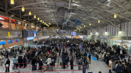 중장거리 하늘길 넓히는 김해공항…인프라 확충은 과제