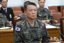 [속보]해군참모총장 직무배제…12.3 비상계엄 연루 정황