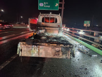 남해2지선고속도로 서부산IC 인근 트럭서 불…60대 중상