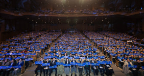 부족함 고백, 명심(明心)으로 일할 것 김동연, 무릎 꿇고 큰절