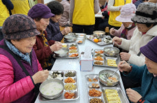 전국천사무료급식소, 34년 이어온 따뜻한 한 끼…어르신 위한 나눔 계속