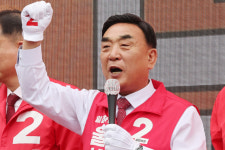 울산시장 선거 출구조사에 민주당 '환호'…김상욱 9.6%p 우세