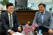 신용한 충북지사 당선인, 지역 현안 해결 위한 광폭 행보
