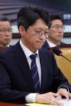 생각에 잠긴 홍지선 국토교통부 장관 후보자