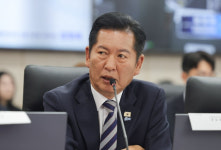 정청래, 美 비자 안 나와 국감 '미국→유럽'…김민석 