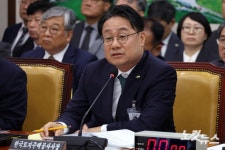 국감 답변하는 이성훈 한국토지주택공사 사장