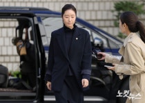 '공천 헌금 1억원 수수 의혹' 강선우, 1심 선고 공판 출석