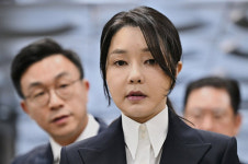 31일 구속만료 김건희…특검, 대법원에 추가영장 발부 요청