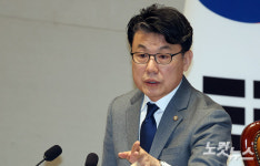 진성준 국방위원장, 미국 비자 거부…
