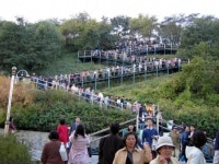 조명등 없는 하늘공원 계단 ‘아찔’