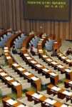 기다림…소외감…소수정당 의원들 속탄다