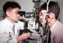 콘택트렌즈 잘못 쓰면 ‘실명위험’