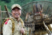 [눈에 띄네 이 얼굴] 원숙한 신인배우?