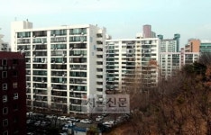 ‘3종 상향’ 재건축단지 웃음꽃