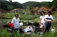 [HAPPY KOREA] (19) 강원 화천군 ‘하늘빛 호수마을’