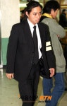 [NOW포토] 가수 일락, 故김민수 빈소 지키며…