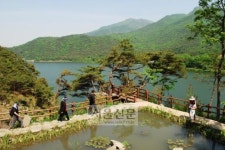[진우석의 걷기좋은 산길] <70> 괴산 산막이 길