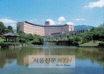 특급 호텔, ‘얼리 바캉스족’을 위한 초여름 피서지
