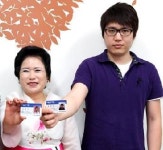 [현장 행정] 구로구 자원봉사자에 첫 전자카드 발급
