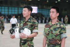 의전법인계빈 | 공군의 첫 전투기 F-51 인수와 출격 재연식