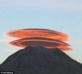 외계인의 작품? UFO와 완벽 닮은꼴 구름 모아보니