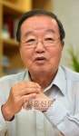 “박근혜에겐 박정희, 야권에겐 후보 단일화가 약이자 독”