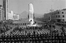 [DB를 열다] 1968년 광화문에 우뚝 선 충무공 동상… ‘칼 잡은 손 ’시비도