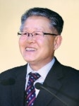 간부 왔을 땐 벌떡 일어나면서  주민에겐 왜 그렇게 못 합니까