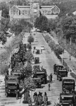 [DB를 열다] 1971년 위수령으로 연세대 백양로를 점령한 무장군인들