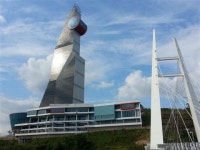 [명인·명물을 찾아서] 국내 최고 136m 태양광 발전시설 창원솔라타워