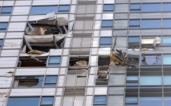 [현장 포토] 삼성동 아이파크 헬기 충돌…부서진 아파트 외벽