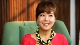 소유진 임신 5개월째,내년 4월 출산 태교에 전념“15살 연상 남편 함박웃음”