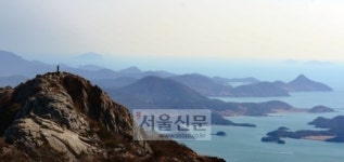 늙은 농부 손 같은 전남 고흥 팔영산
