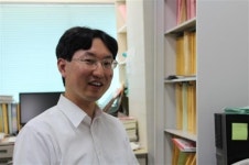[세계의 창] “노동시장 유연화로 비정규직 급증 묻지마 살인 등 사회불안 원인으로”