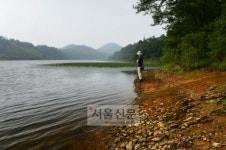이리저리 휘돌면 좀 어떤가 구불구불 에돌면 또 어떤가