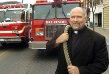 살아있는 헐크…188톤 비행기 끄는 50대 목사님