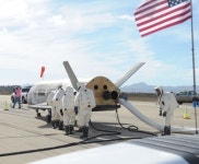 22개월 만 귀환… 美극비 우주선 ‘X-37B’ 착륙 모습 공개 (영상)