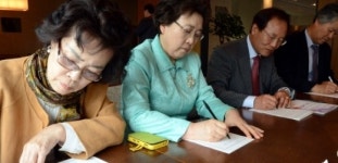 “35년 전 그때 너를 다독였더라면”… 퇴직 교사들의 반성문