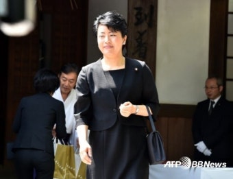 [광복 70주년] 일본 각료, 국회의원...야스쿠니신사 집단참배