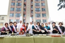 11명의 아지망 ‘맨도롱 또똣’ 한 끼를 차리다