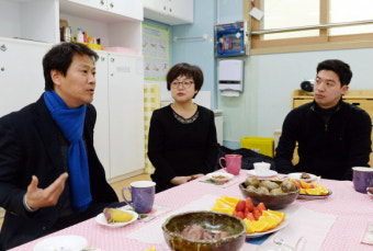 [서울포토]임종석 더민주당 은평을 예비후보, 어린이집 학부모들과 간담회