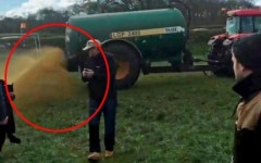 오스카상 유명 女배우, ‘배설물 세례’ 맞은 이유는?